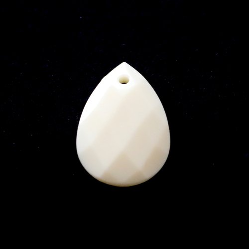 1 pendentif goutte à facettes - blanc écru - 19 x 28 mm