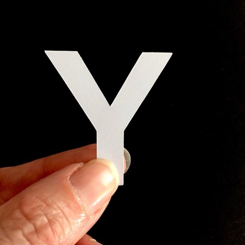 Découpe en papier - lettre y - blanc - 4,2 x 4,5 cm