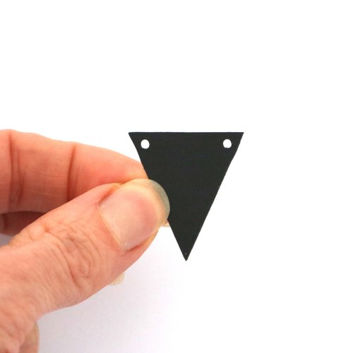 Découpe en papier - fanion - noir - 2,5 x 3 cm