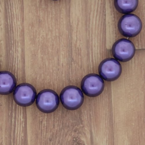 Lot 55 perles nacrées rondes - violet - 16 mm