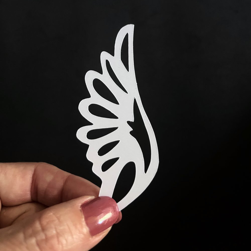 Découpe en papier - aile d'ange ou oiseau - blanc - 3,7 x 8,9 cm