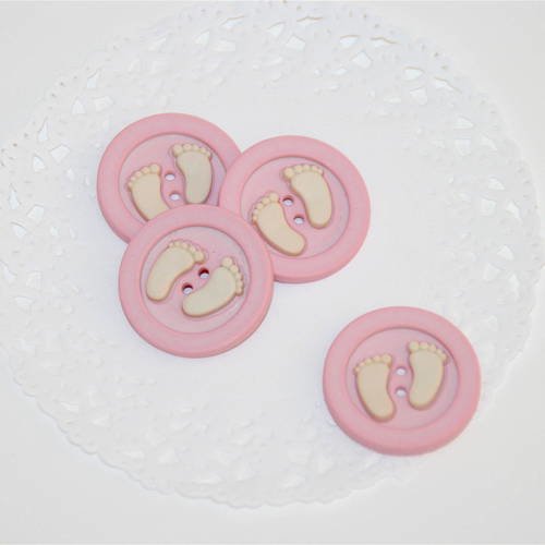 Boutons - lot 4 boutons ronds roses avec pieds de bébé 