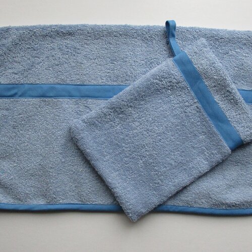 Serviette de toilette adulte + 1 gant