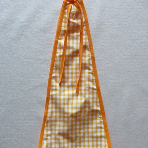 Porte plateau vichy orange , avec un biais orange