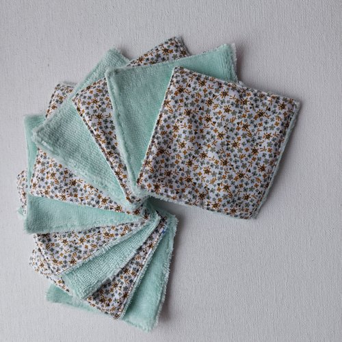 Lingettes démaquillantes motifs fleurs beige   en lot de 10