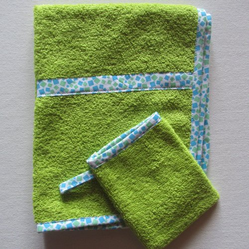 Serviette de toilette enfant verte + 1 gant
