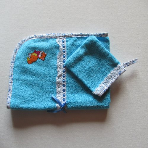 Serviette de toilette enfant  bleue + 1 gant
