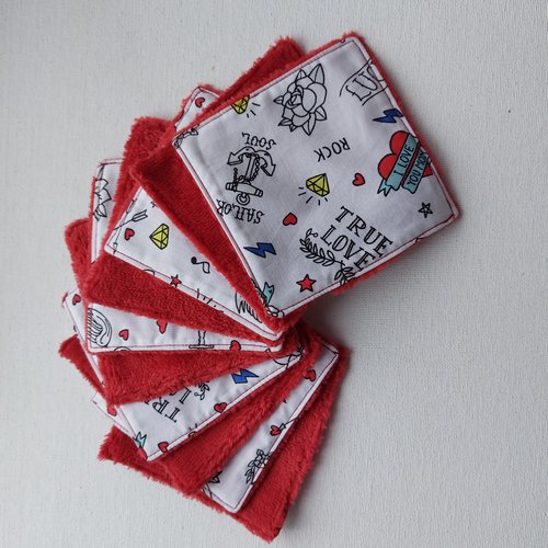 Lingettes démaquillantes motifs st valentin  en lot de 10