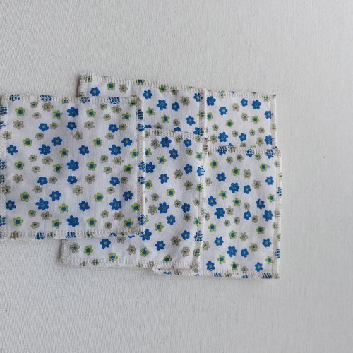 Lingettes démaquillantes fleurs bleues