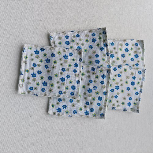 Lingettes démaquillantes fleurs bleues 10 x 10