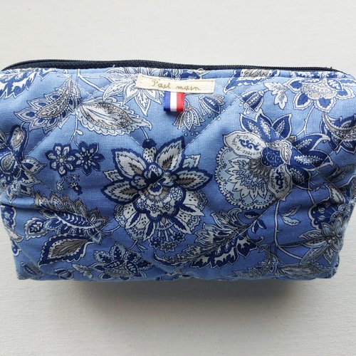 Trousse maquillage matelassée  doublée  en coton enduit sans poche intérieure