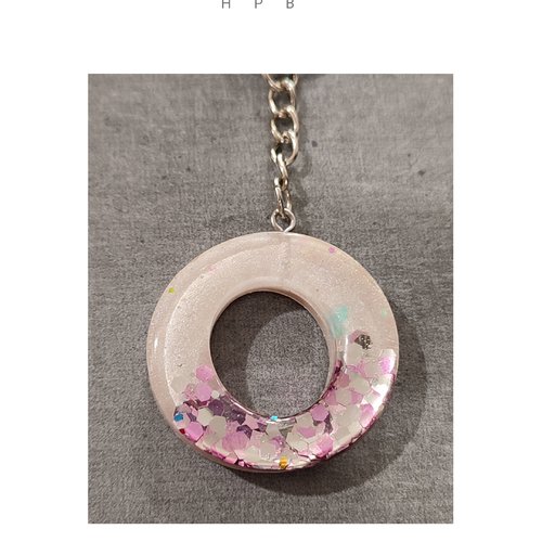 Porte clé alphabet en résine "o"