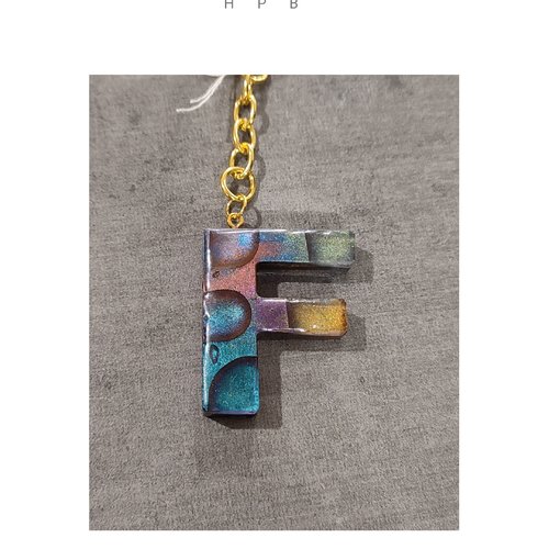 Porte clé alphabet en résine "f"
