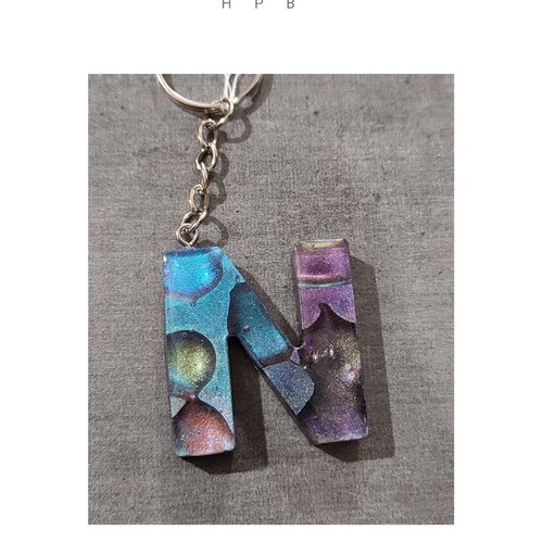 Porte clé alphabet en résine "n"