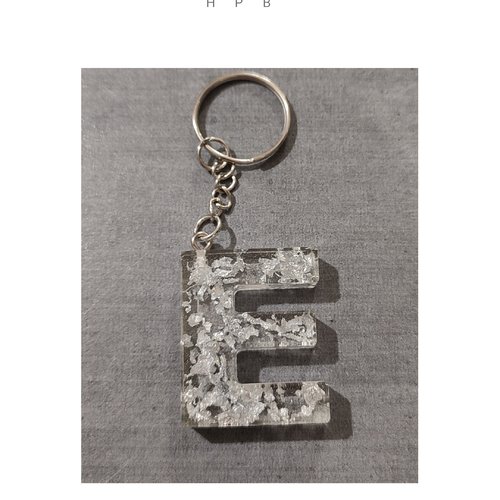 Porte clé alphabet en résine "e"