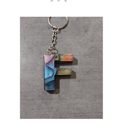 Porte clé alphabet en résine "f"