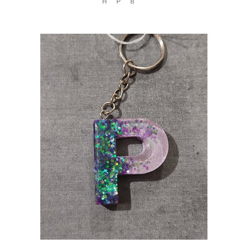 Porte clé alphabet en résine "p"