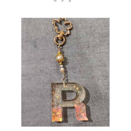 Porte clé alphabet en résine "r"