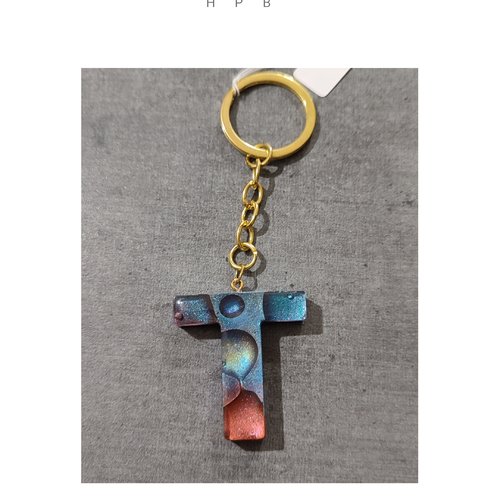 Porte clé alphabet en résine "t"