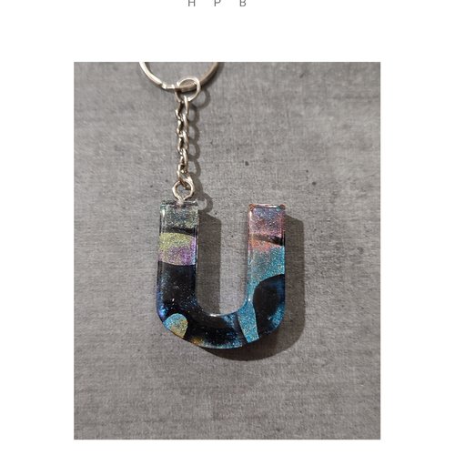 Porte clé alphabet en résine "u"