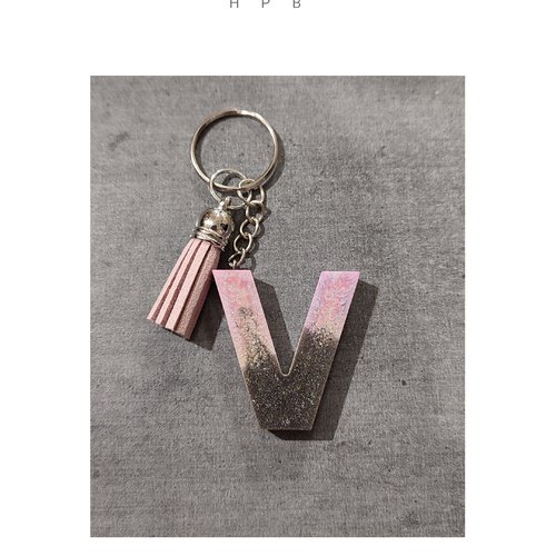 Porte clé alphabet en résine "v"