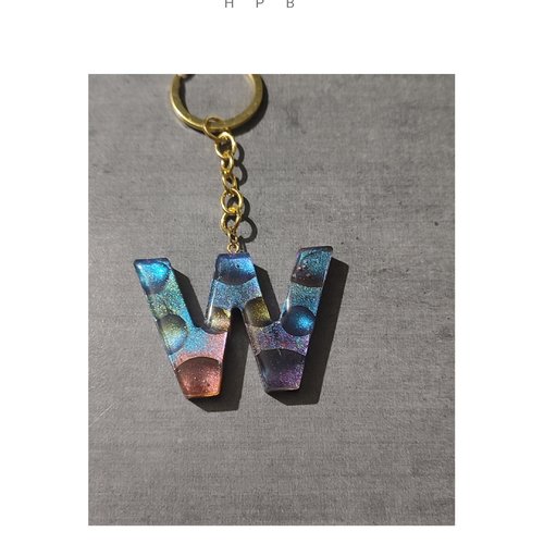 Porte clé alphabet en résine "w"