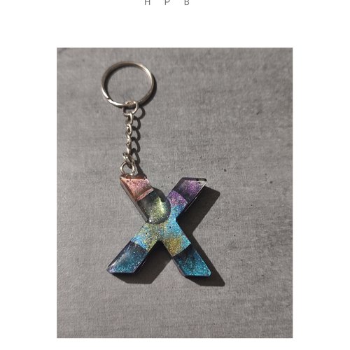 Porte clé alphabet en résine "x"