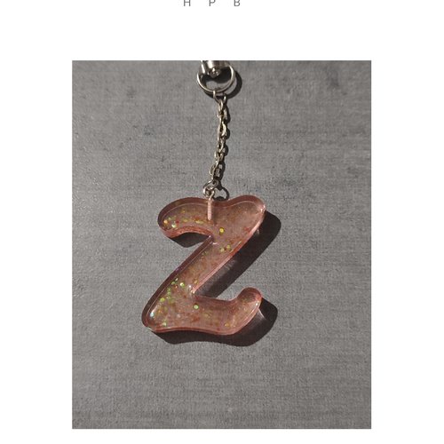 Porte clé alphabet en résine "z