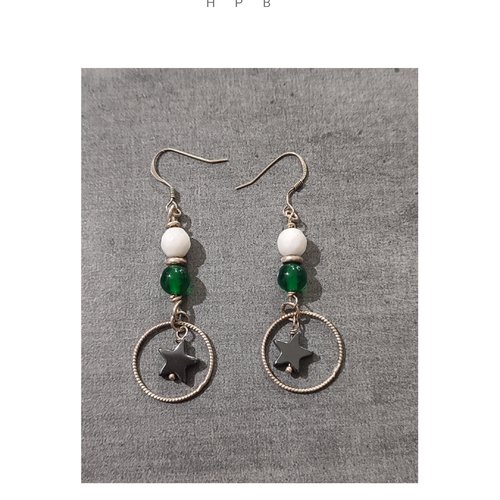 Boucles d'oreilles : agate verte, perle de bénitier et hématite