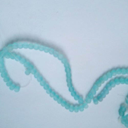 Perles opaques givrees bleu ciel 4mm x10