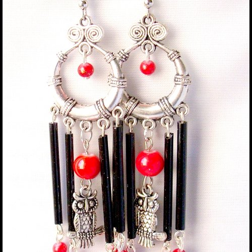 Boucles d'oreilles fantaisie en perles japonaises rouge et noire