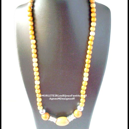 Collier en perles de bois et acrylique style boho beige
