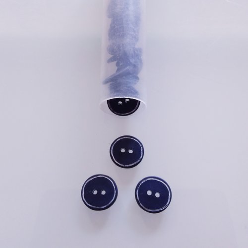 Boutons fantaisies - lot de 6 boutons - matière plastique