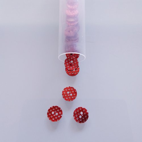 Boutons fantaisies - lot de 8 boutons - matière nacre