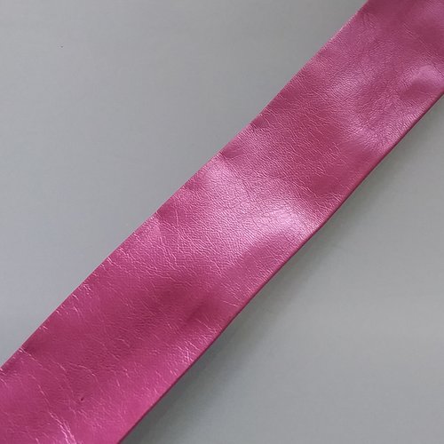 Biais simili cuir très souple- 100% polyester - rose - vendu au mètre 