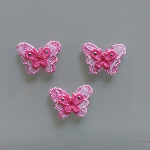Lot de 3 papillons - thermocollant pour vêtement - à coudre ou à repasser - customisation 