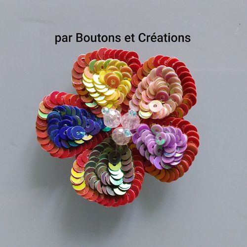 Ecusson sequins et perles - fleurs multicolore - 4,5 x 4,5 cm - vendu à la pièce