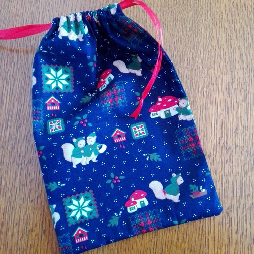 2 x sacs cadeau bébé ou enfant  en tissu noël