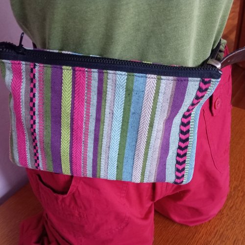 Pochette smartphone avec accroche ceinture