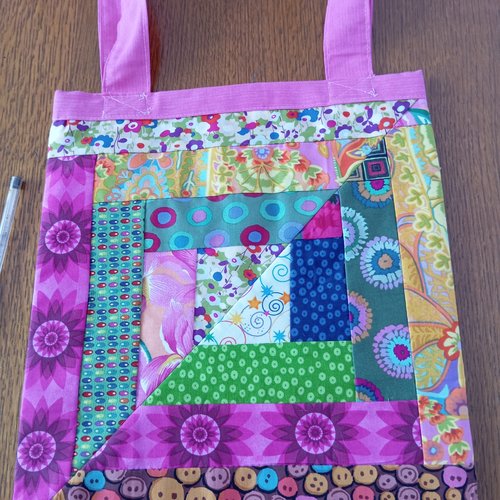 Sac en patchwork recyclé à porté sur l'épaule