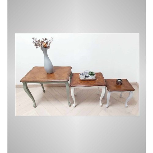 Tables gigognes, tables d'appoint, tables basses