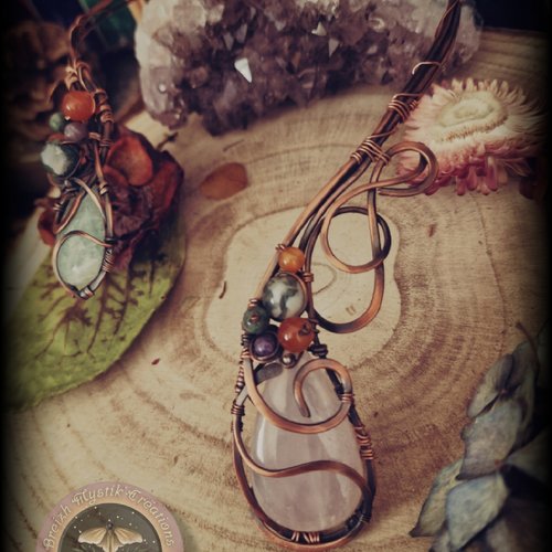 Torque en cuivre arabesque quartz rose,aigue-marine,agate mousse et arbre, cornaline charoite et lepidolite