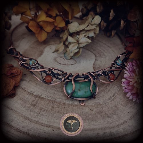 Torque en cuivre chrysoprase ,cornaline, turquoise
