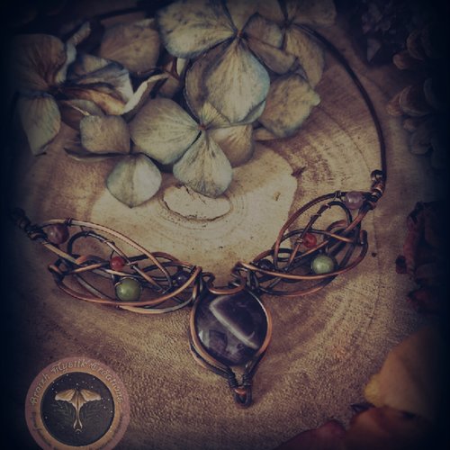 Collier celtique en cuivre cornaline, jade néphrite et améthyste