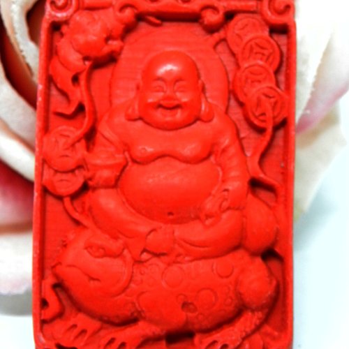 Amulette de protection en cinabre bouddha, pendentif amulette grigri effigie asiatique,