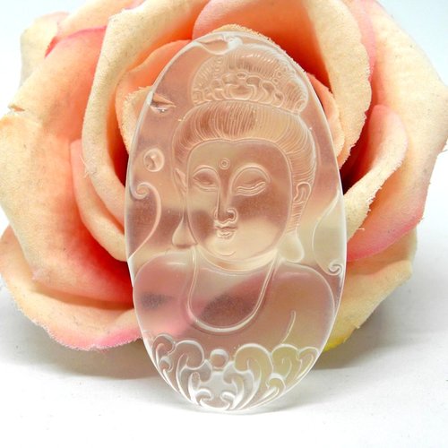 Amulette bouddha incrusté en quartz transparent poli, pendentif amulette bouddha en quartz,