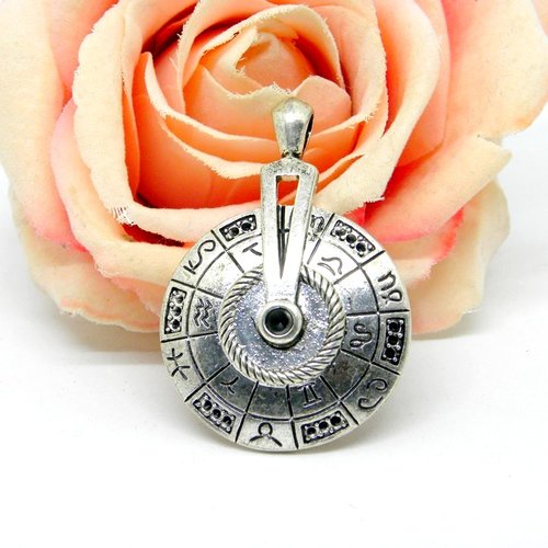 Pendentif rond zodiaque argenté, pendentif argenté métal, pendentif rond roue de zodiaque,