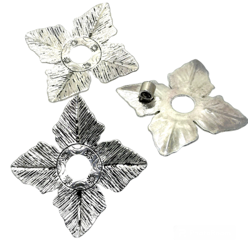 Lot de 3 pendentifs stylisés fleur argent , pendentif fleur ajourée argentée pour cordon,,