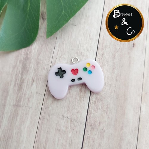 Pendentif manette de jeu
