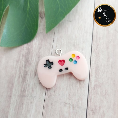 Pendentif manette de jeu